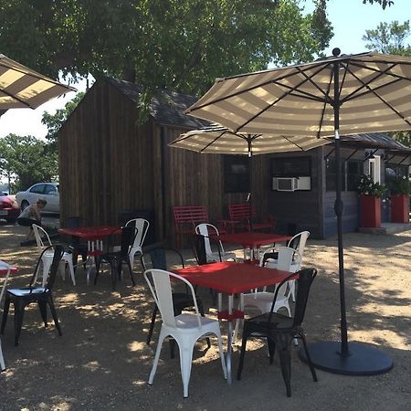 Okoboji Commons Hotel מראה חיצוני תמונה