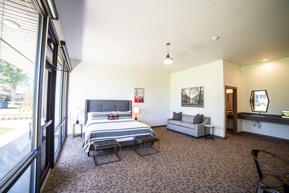 Okoboji Commons Hotel מראה חיצוני תמונה