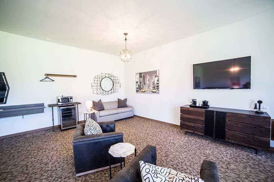 Okoboji Commons Hotel מראה חיצוני תמונה